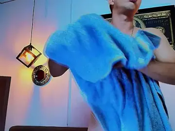 Stripchat Live Sex of aaron_antonella_mds