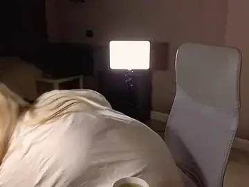 Stripchat Best live sex cam show of EllsaJean_