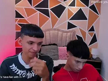 Stripchat Live Sex Cam of Juan_Nd_Steven