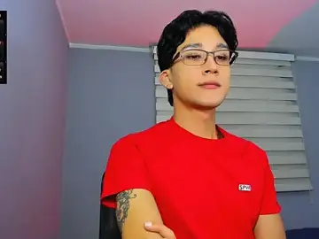 Stripchat Free Porn Cam of tom_Howard