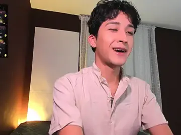 Stripchat Sex Cam of tom_Howard