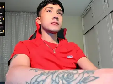 Stripchat Adult Webcam of tom_Howard