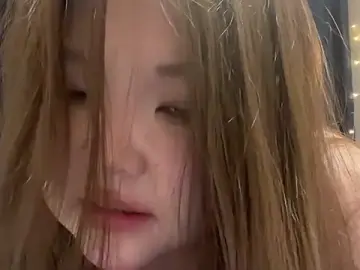Stripchat Live Porn of elysiann3