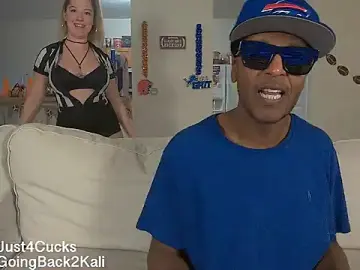 Stripchat Free Porn Cam of boomboomr00m