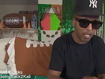 Stripchat Live Sex Cam of boomboomr00m