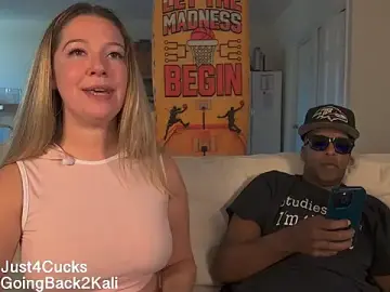 Stripchat Live Sex of boomboomr00m