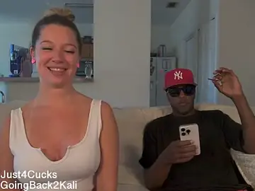 Stripchat Adult Webcam of boomboomr00m