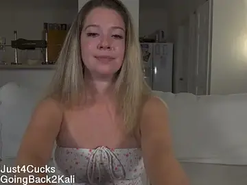 Stripchat Live Sex Cam of boomboomr00m