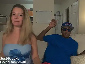 Stripchat Sex Cam of boomboomr00m