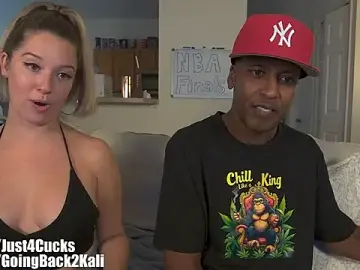 Stripchat Sex Cam of boomboomr00m