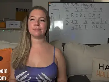 Stripchat Free Porn Cam of boomboomr00m