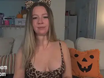 Stripchat Live Sex of boomboomr00m
