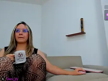 Stripchat Watch Live Sex Cams of Dani_javi