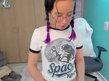 Stripchat Sex Cam of Anto_herrera