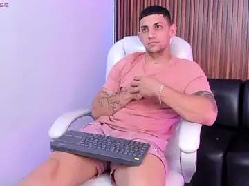 Stripchat Adult Webcams of Alex_cute77