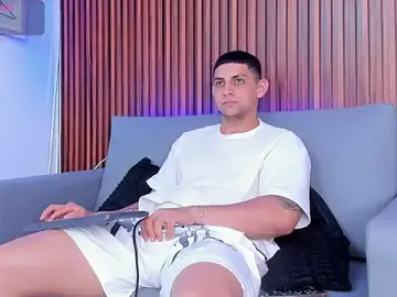 Stripchat Adult Webcam of Alex_cute77