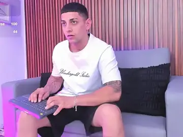 Stripchat Free Porn Cam of Alex_cute77