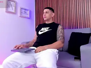 Stripchat Sex Cam of Alex_cute77