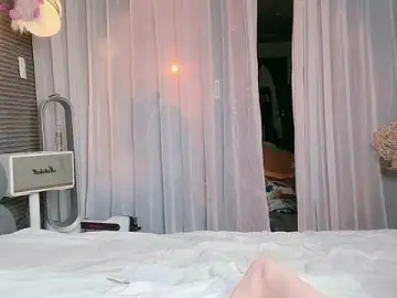 Stripchat Free Live Porn of bejeni-sweet