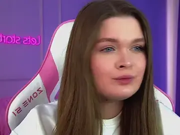Stripchat Live Sex Cam of CrystalLyons