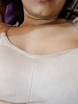 Stripchat Sex Cam of CuteSarikaLIVE