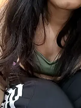 Stripchat Adult Video Chat of CuteSarikaLIVE