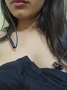 Stripchat Adult Webcam of CuteSarikaLIVE