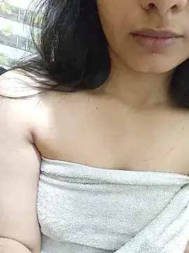 Stripchat Adult Webcam of CuteSarikaLIVE