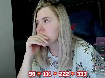 Stripchat Live Sex Cam of Olivia_Munk