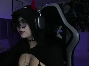 Stripchat Sex Cam of Kitty_Gang