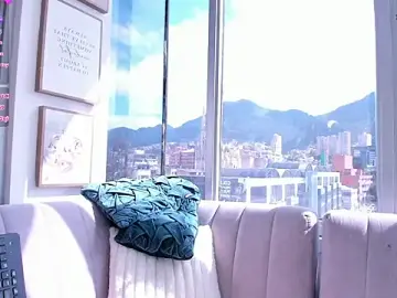Stripchat Sex Cam of Ivanna_West