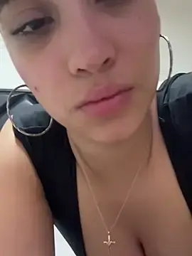 Stripchat Live Sex Cam of ScarlettAndClark