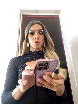 Stripchat Free Live Porn of briana_sex32