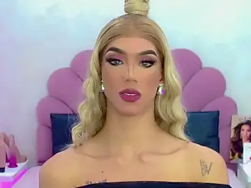 Stripchat Nude Webcam of briana_sex32