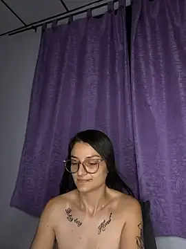 Stripchat Adult Webcam of Coralinne__