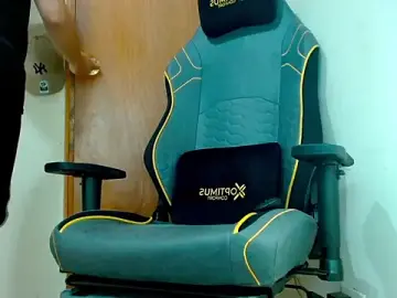 Stripchat Watch Live Sex Cams of Danyer33