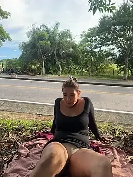 Stripchat Live Sex Cam of Moom_evil1177