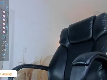 Stripchat Free Live Porn of LOISE-XX