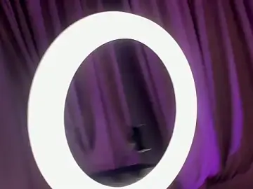 Stripchat Free Porn Cam of ElsaYoung