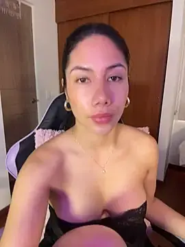 Stripchat Sex Cam of ArianaReynoldss