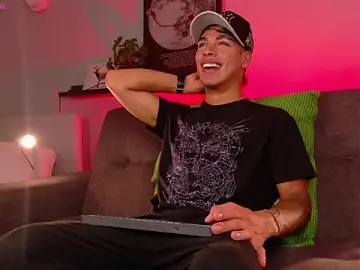 Stripchat Best live sex cam show of Ken-boy_