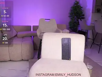 Stripchat Best live sex cam show of emily_huddson_