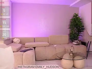 Stripchat Adult Webcam of emily_huddson_