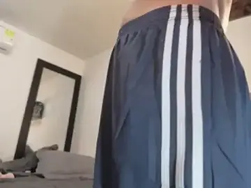 Stripchat Live Sex Cam of RyanMira