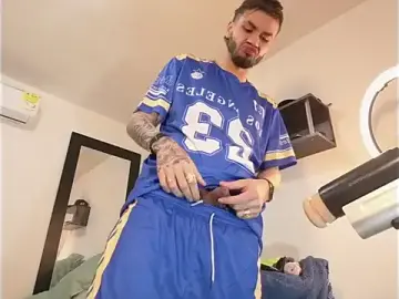 Stripchat Watch Live Sex Cams of RyanMira