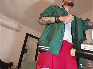 Stripchat Sex Chat of RyanMira