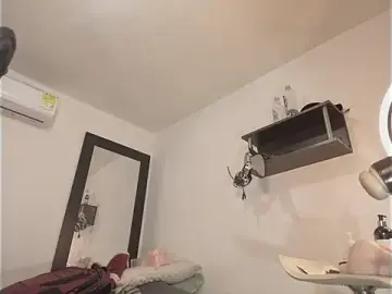 Stripchat Sex Cam of RyanMira