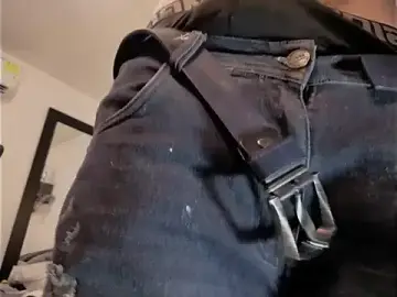 Stripchat Sex Cam of RyanMira