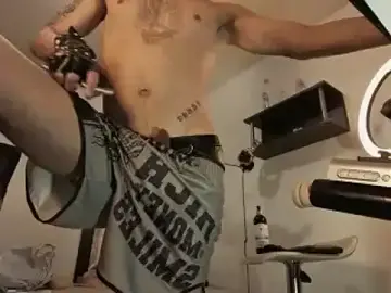 Stripchat Adult Webcam of RyanMira