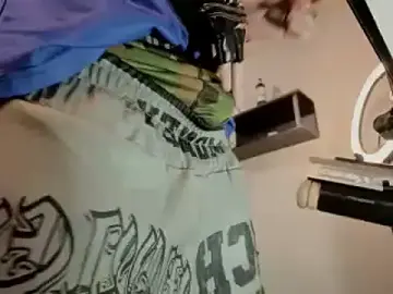 Stripchat Sex Cam of RyanMira